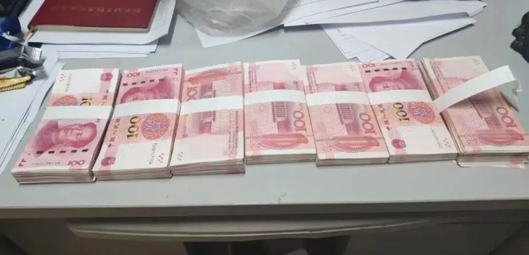 网上美女的“深情告白”,背后竟是一场骗局 网上美女的“深情告白”,背后竟是一场骗局