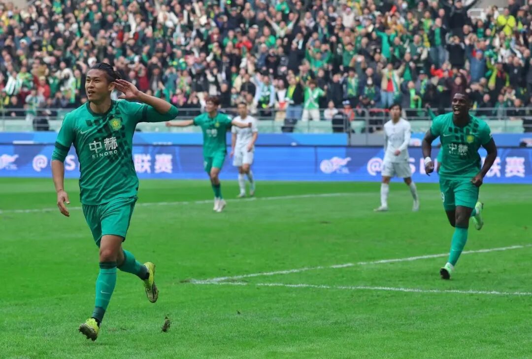 新赛季工体首战，64118名观众，北京国安1:1上海申花