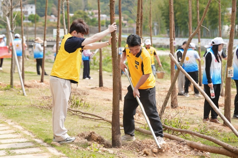 广州市总工会开展职工义务植树活动 累计义务植树近6万棵