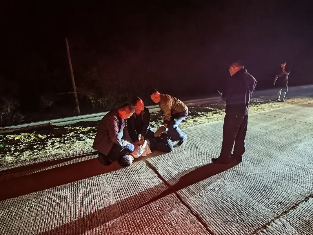 店铺18部手机被盗窃！海南一地警方9小时破案，抓获1人