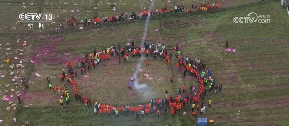 非遗灯会、舞龙巡街……多样民俗祈丰年 各地“二月二”庆祝活动精彩纷呈 非遗灯会、舞龙巡街……多样民俗祈丰年 各地“二月二”庆祝活动精彩纷呈