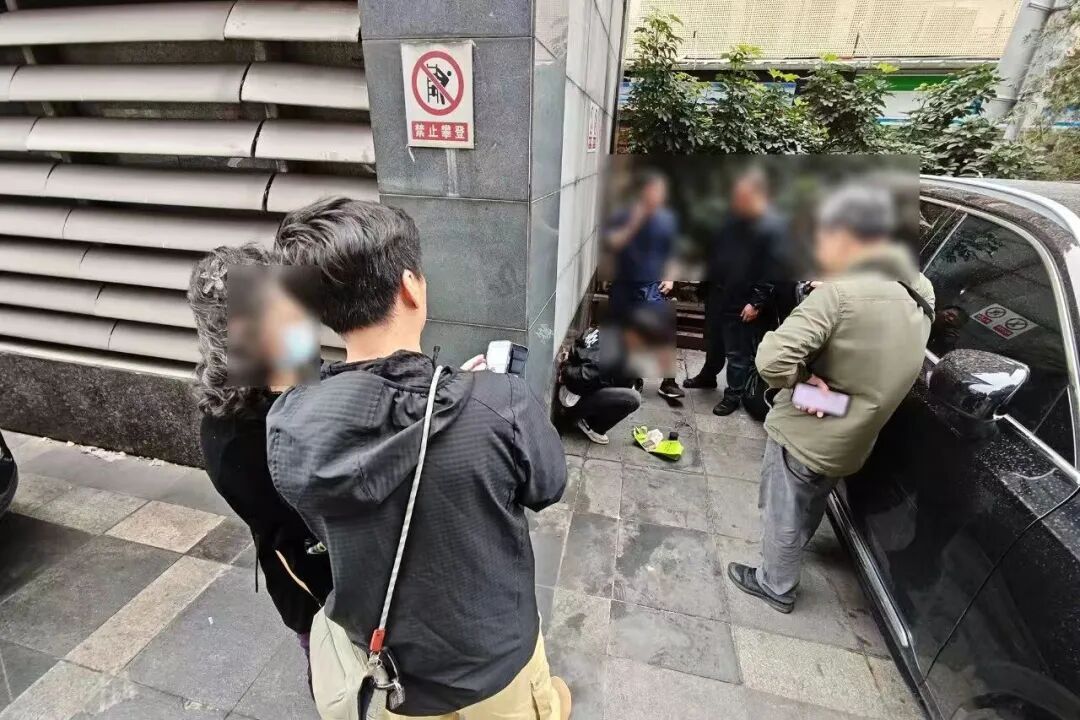 女子和自称“军人”男子网恋,坚持取8万元现金“给家用” 女子和自称“军人”男子网恋,坚持取8万元现金“给家用”