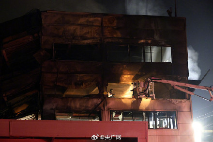 韩国大田工厂火灾已致10死69伤 韩国大田工厂火灾已致10死69伤