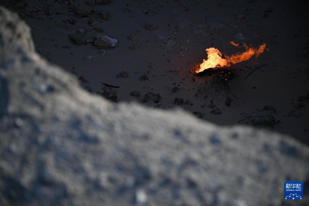 走近土库曼斯坦达瓦扎天然气坑