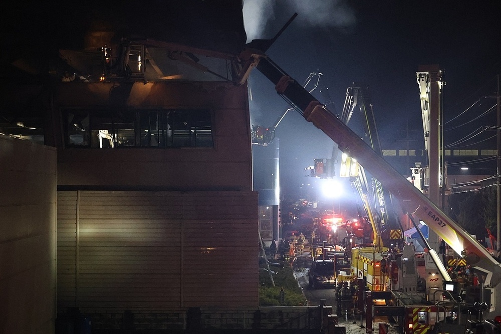 韩国工厂火灾已致1死55伤 暂无中国公民伤亡报告