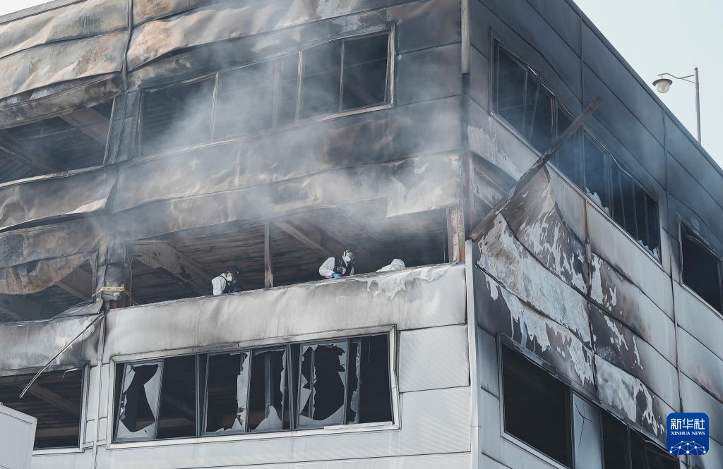 韩国工厂火灾致14人死亡 没有中国公民伤亡 韩国工厂火灾致14人死亡 没有中国公民伤亡