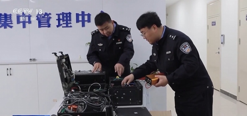 注意:看见车上有这种“装饰”,请立刻报警! 注意:看见车上有这种“装饰”,请立刻报警!