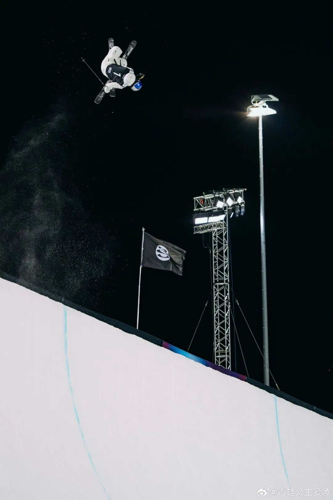 谷爱凌收获冬奥会后首冠