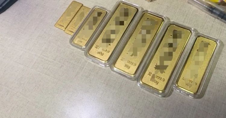 “零食”快递被截停，发现7块金条！