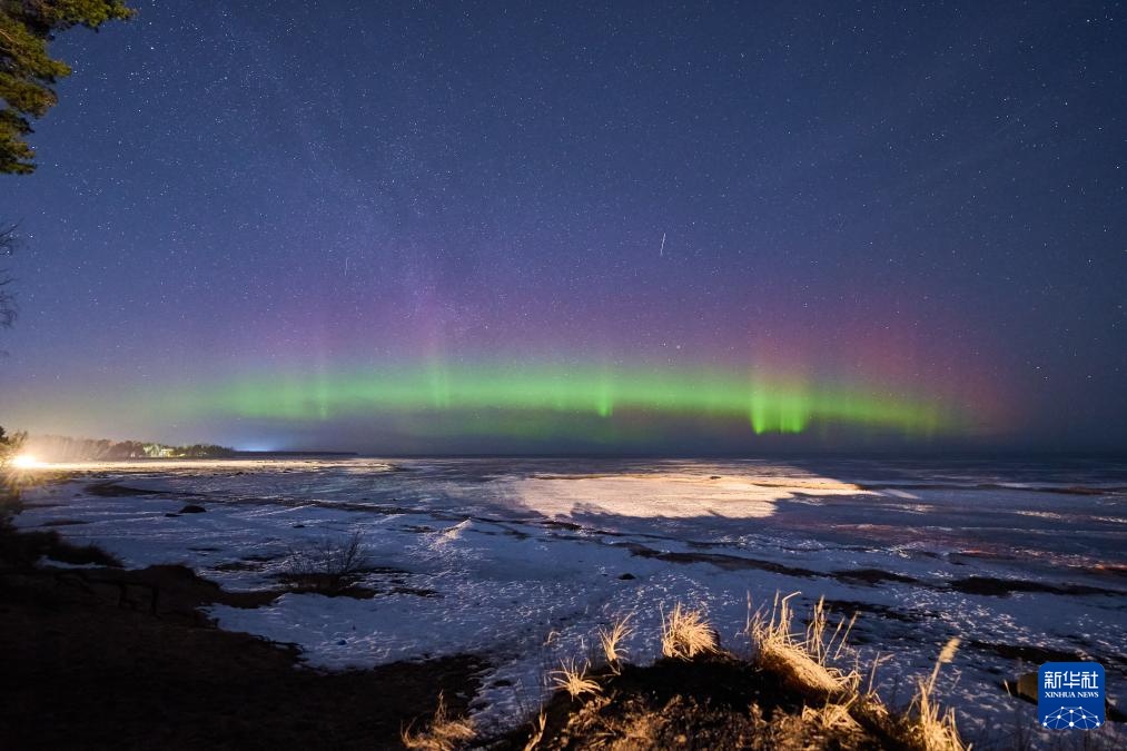 俄罗斯拉多加湖：绚丽极光