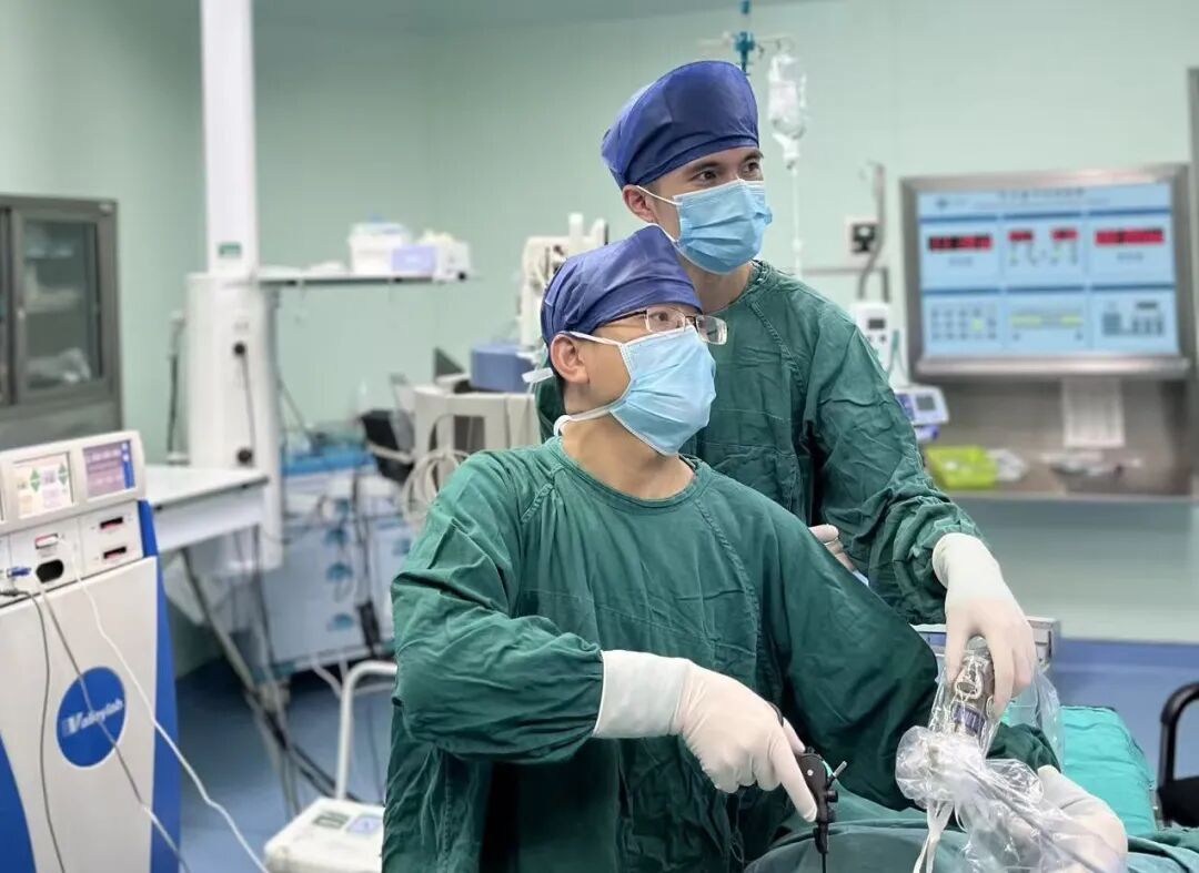 医生惊了!福建4岁女孩天生只有一个肾,还堵住了 医生惊了!福建4岁女孩天生只有一个肾,还堵住了