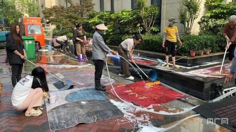 河南一物业靠免费接娃火出圈!网友:建议全国推广 河南一物业靠免费接娃火出圈!网友:建议全国推广