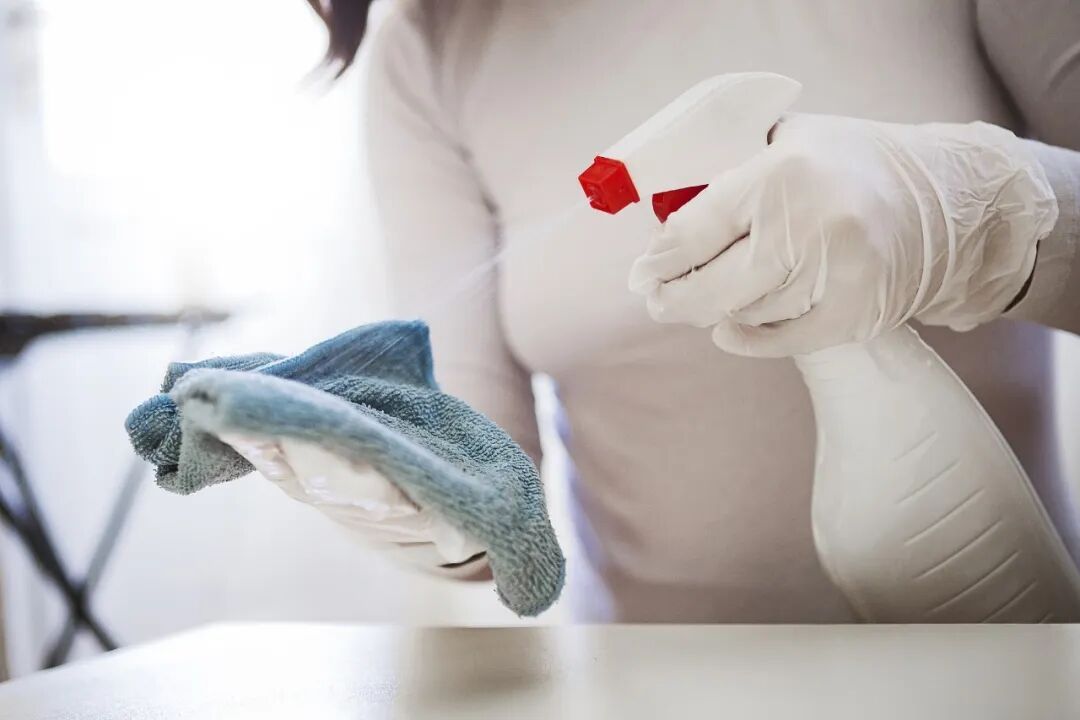 35岁女子频繁用84消毒液拖地、擦拭家具,竟致罕见肺炎!你还在这样用吗? 35岁女子频繁用84消毒液拖地、擦拭家具,竟致罕见肺炎!你还在这样用吗?