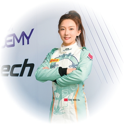 中国首位F1学院赛车手师炜:开赛车,太美妙了 中国首位F1学院赛车手师炜:开赛车,太美妙了