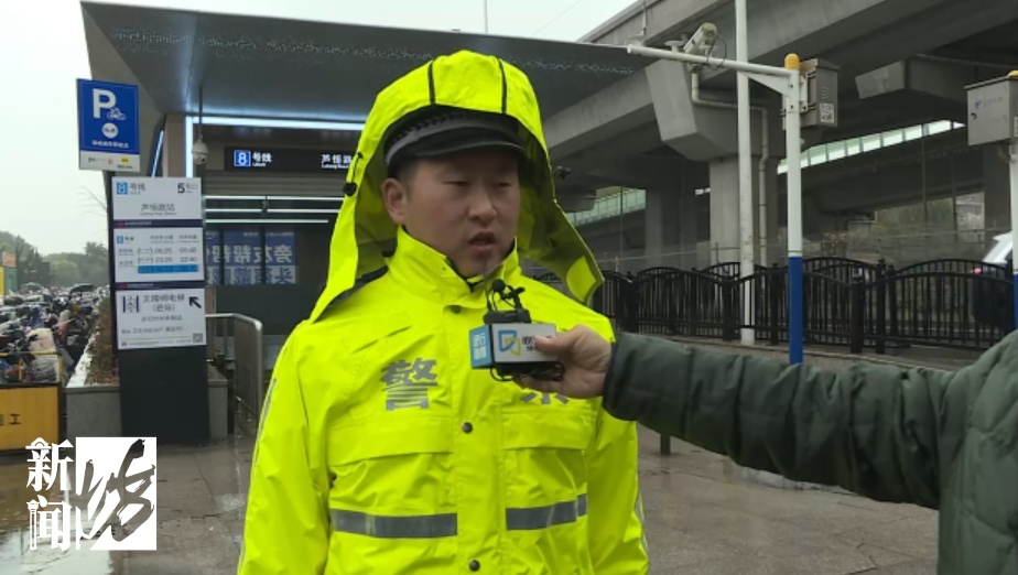 上海一女子路遇警察盘查突然加速逃离!经查:四肢健全,没有残疾…拘! 上海一女子路遇警察盘查突然加速逃离!经查:四肢健全,没有残疾…拘!