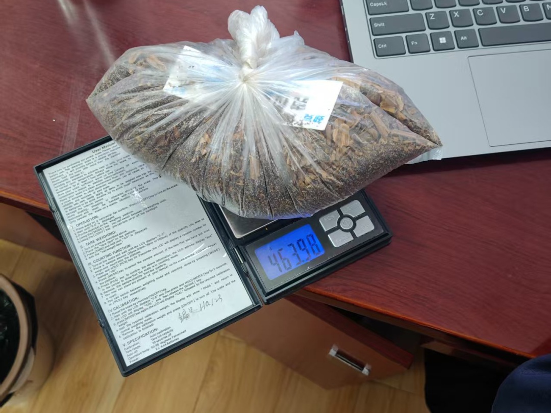 老中医离世，留下一袋“特殊药材”，儿子赶紧送到派出所！“放在家里不安全”……