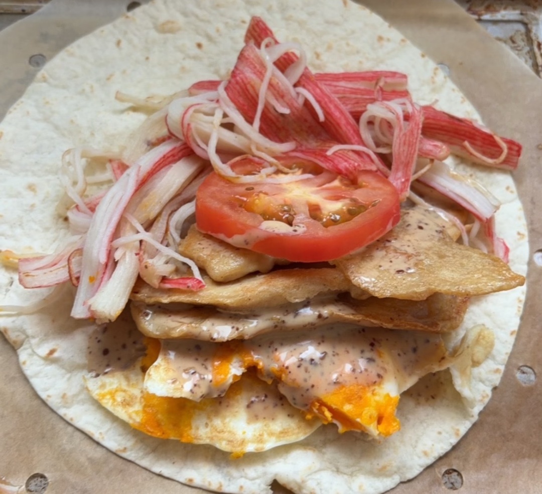 想做一个减脂卷饼,但越卷越多!“恨不得把一日三餐都卷进去……” 想做一个减脂卷饼,但越卷越多!“恨不得把一日三餐都卷进去……”