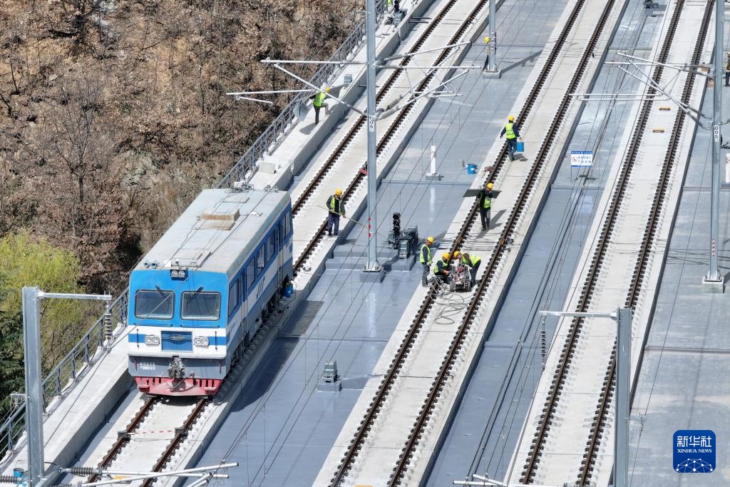 西康高铁沿线车站挂牌 西康高铁沿线车站挂牌