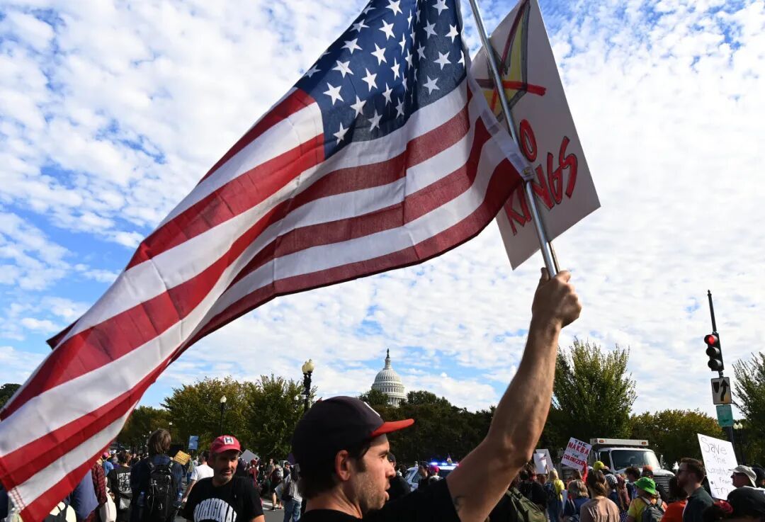 美国“税来税又去”的闹剧