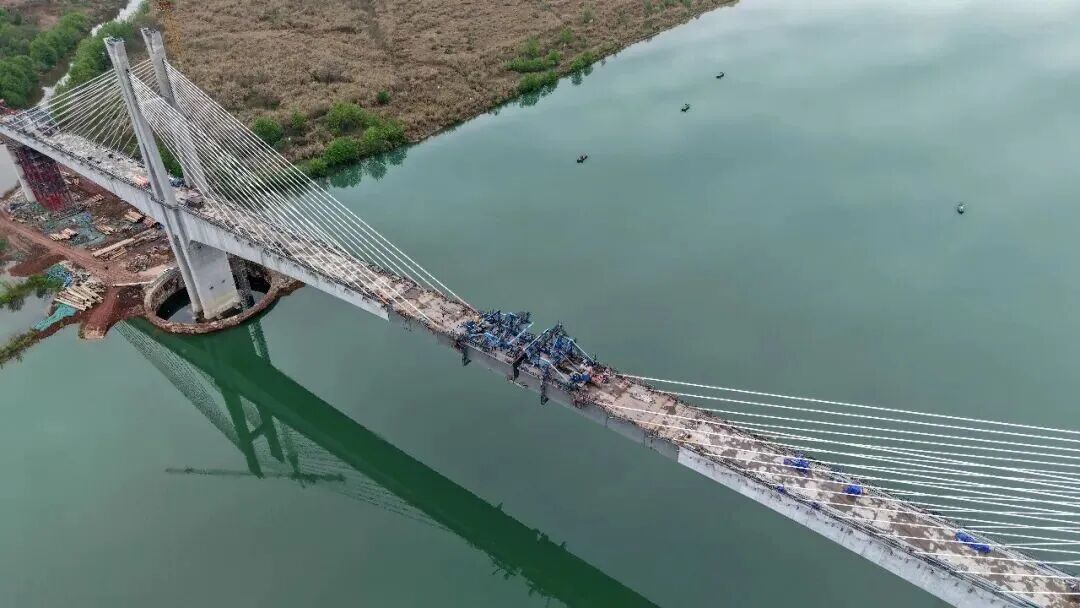 四川多条高铁、高速迎新进展→