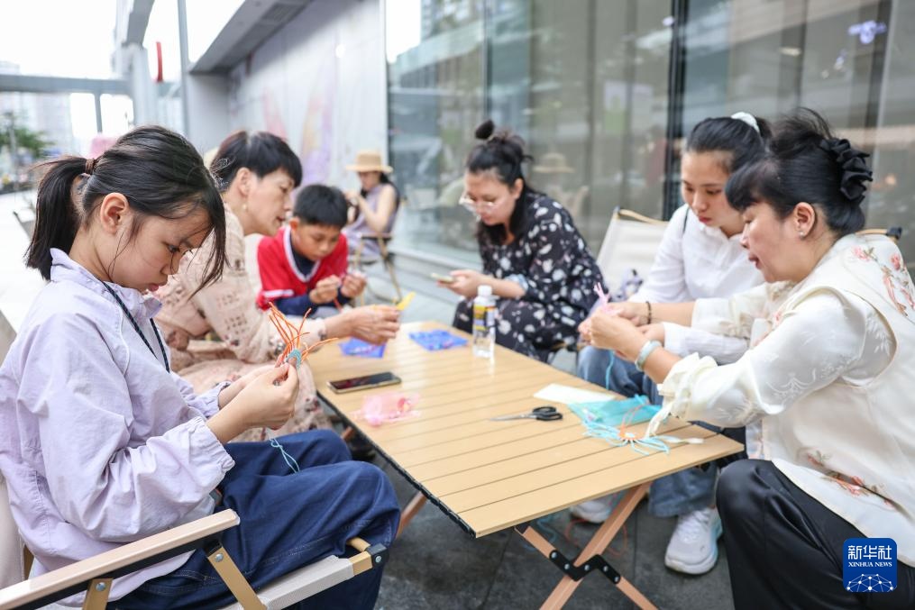 海口:逛非遗市集 感受文化魅力 海口:逛非遗市集 感受文化魅力