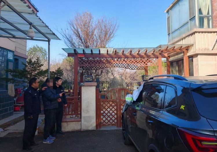 空置别墅内60万元名贵酒水被盗,民警揪出作案“熟人”! 空置别墅内60万元名贵酒水被盗,民警揪出作案“熟人”!