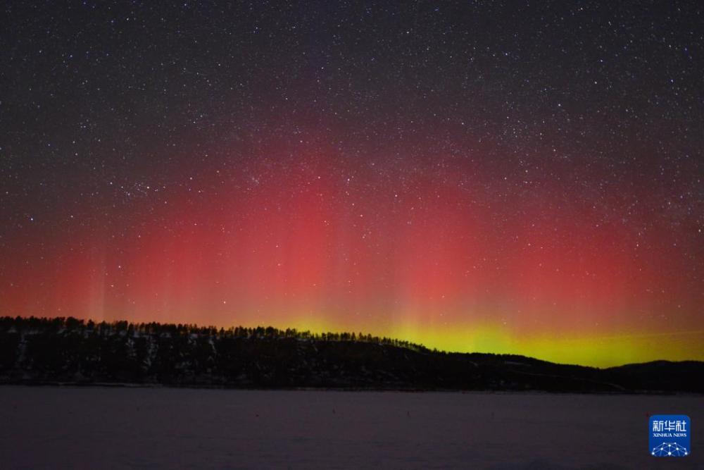 黑龙江多地出现绚丽极光