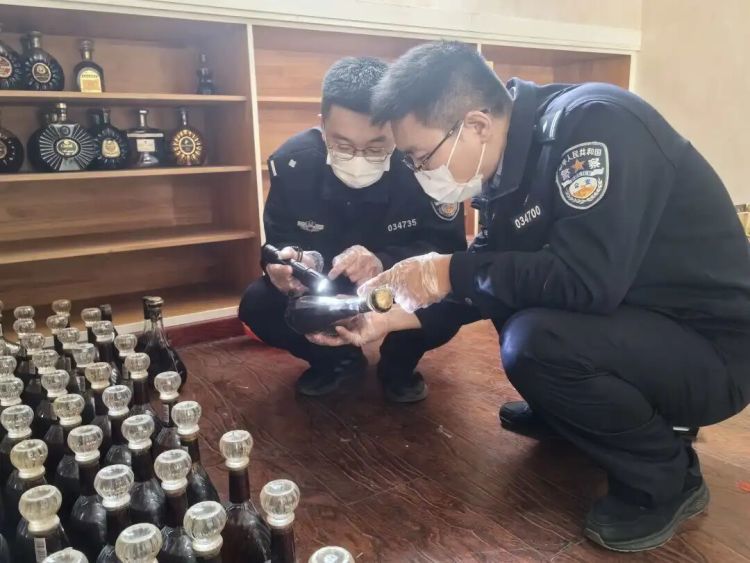 空置别墅内60万元名贵酒水被盗,民警揪出作案“熟人”! 空置别墅内60万元名贵酒水被盗,民警揪出作案“熟人”!