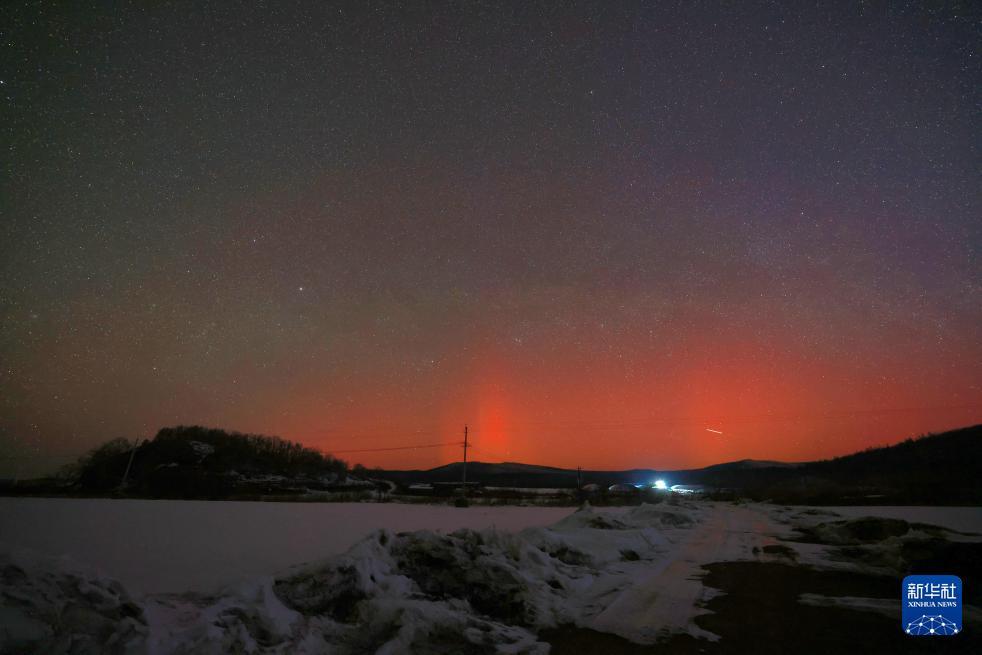 黑龙江多地出现绚丽极光
