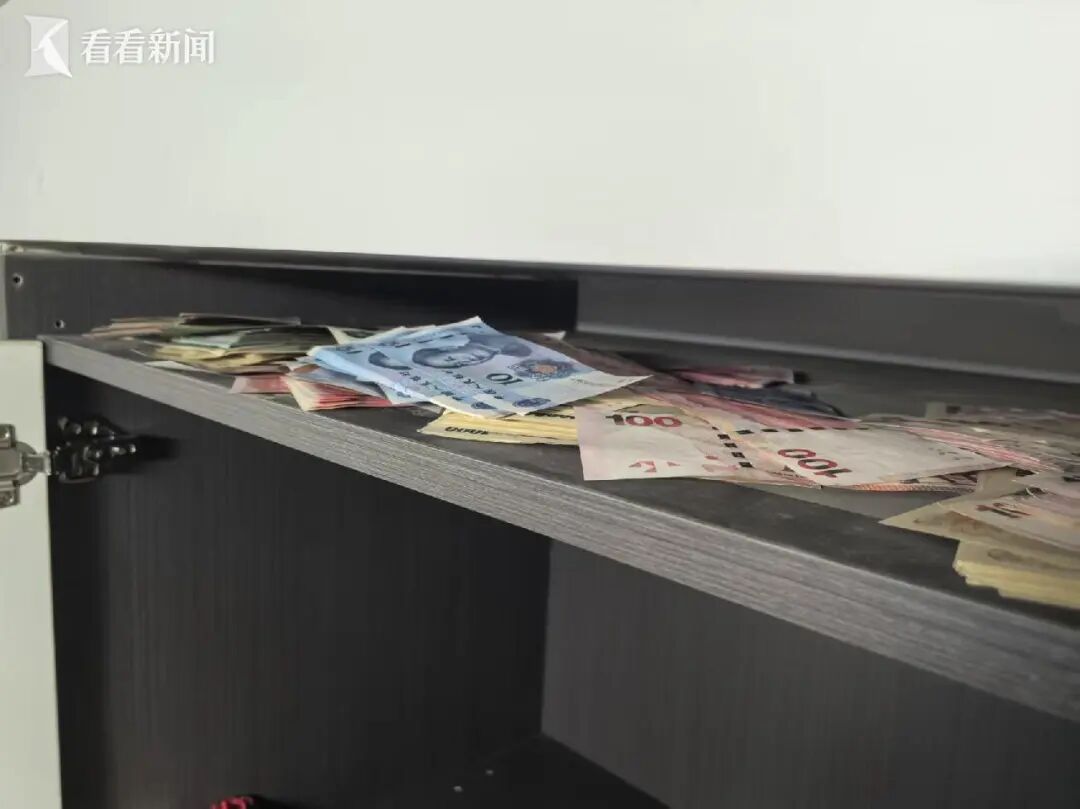 天塌了! 上海爷叔20万私房钱不见了, 警方发现贼就在爷叔身边…