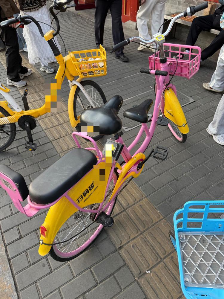 违规亲子共享单车再现，车从哪儿来？如何处置？