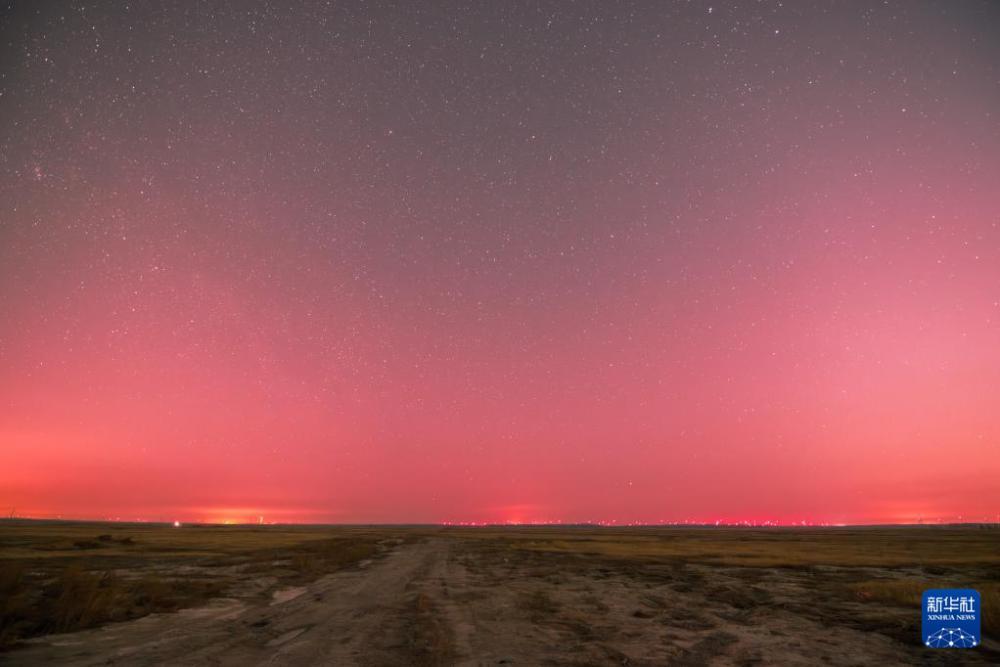 黑龙江多地出现绚丽极光