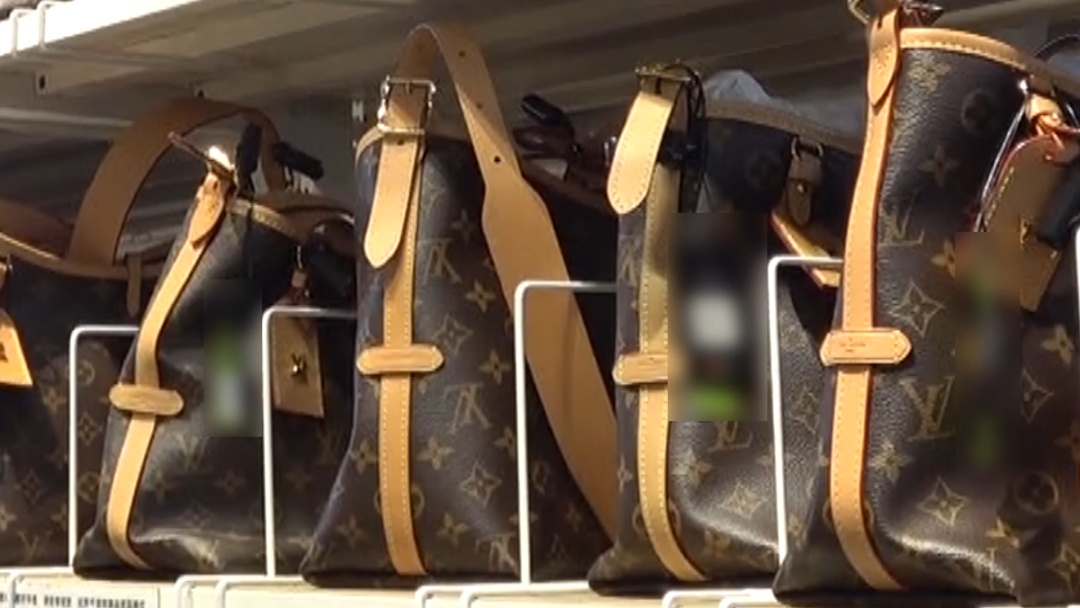 北京:收购奢侈品藏猫腻 庭审揭开“到手刀”的内幕 北京:收购奢侈品藏猫腻 庭审揭开“到手刀”的内幕