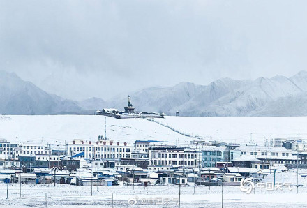 青海有的地方还在下雪