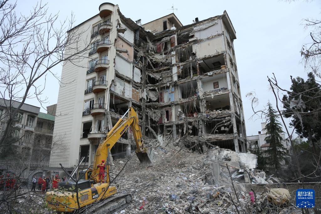 探访美以军事行动中伊朗被损毁的居民楼