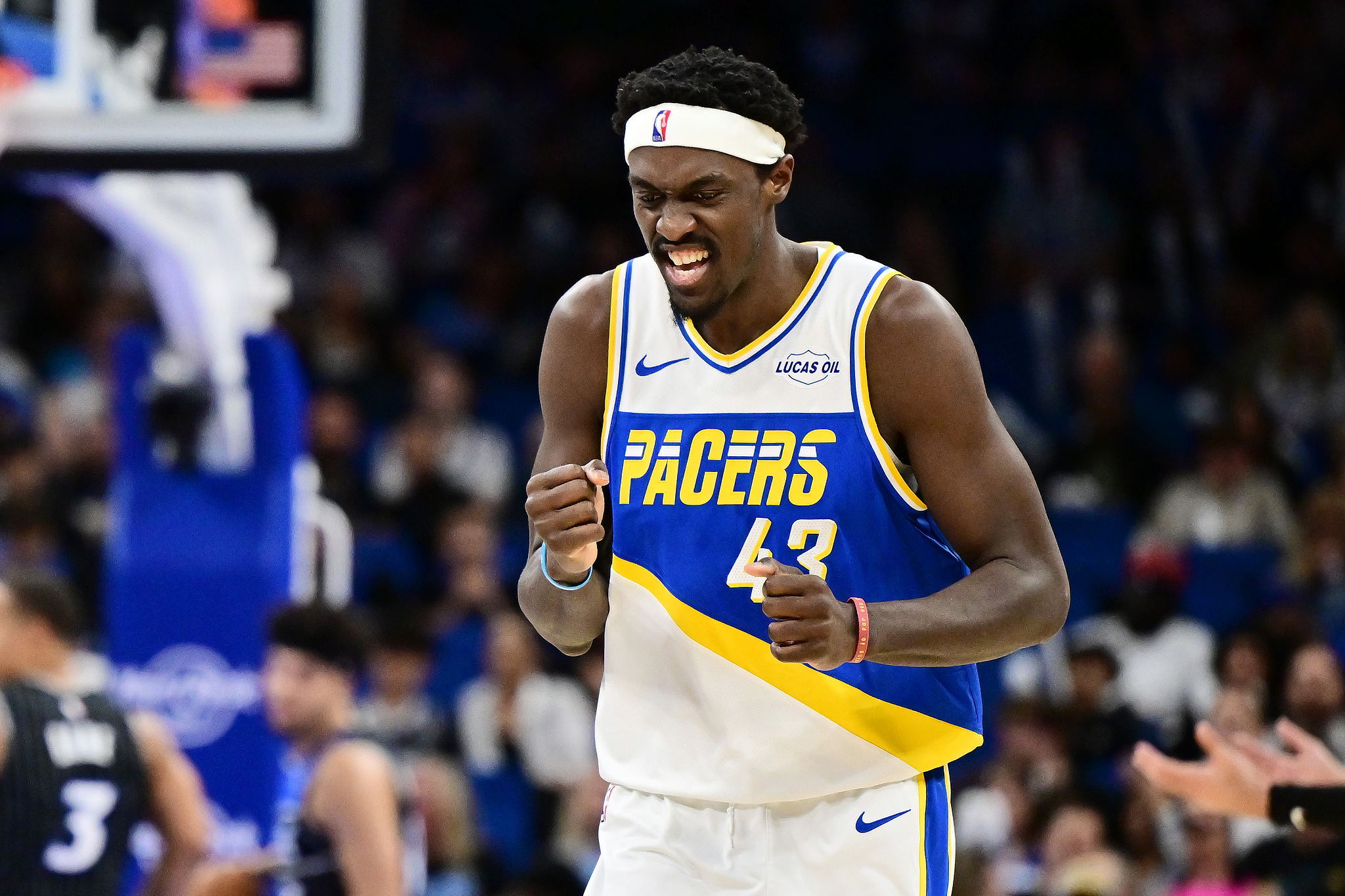 西亚卡姆37+6班凯罗39+6 步行者险胜魔术终结16连败