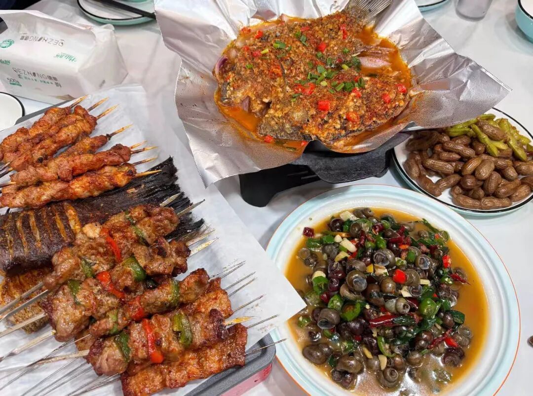 10元/斤，最近这一口“鲜货”正肥！摊主：一天上百斤不够卖