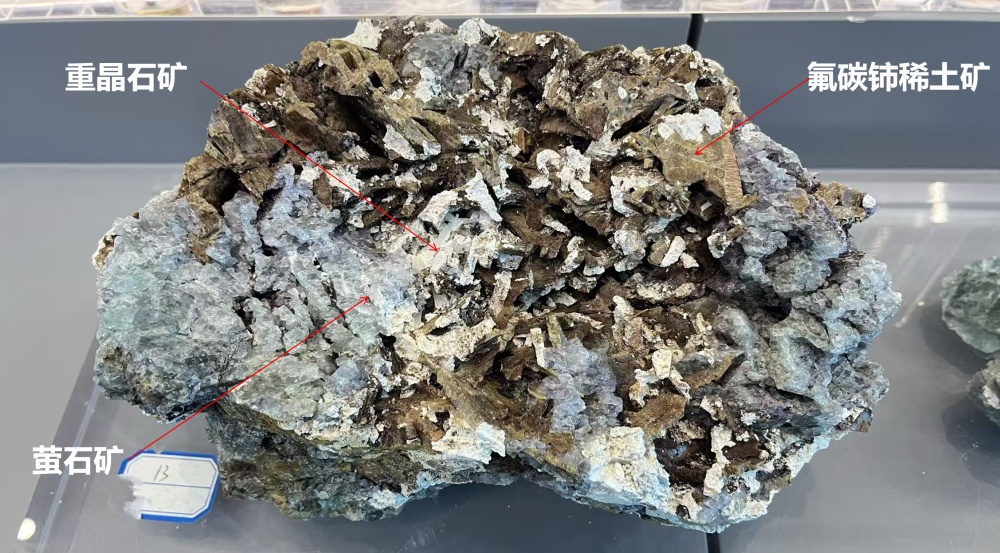 中国找矿重大突破！千万吨稀土外，还发现“最鲜艳的宝石”