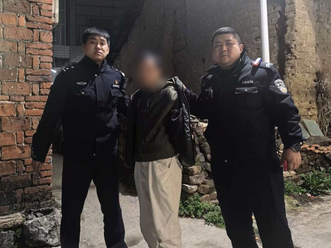 求镯得“镯”！男子盗窃银手镯，收获“金”手铐