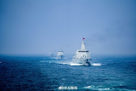 双“舰”合璧！安庆舰东莞舰实弹训练帅没边了