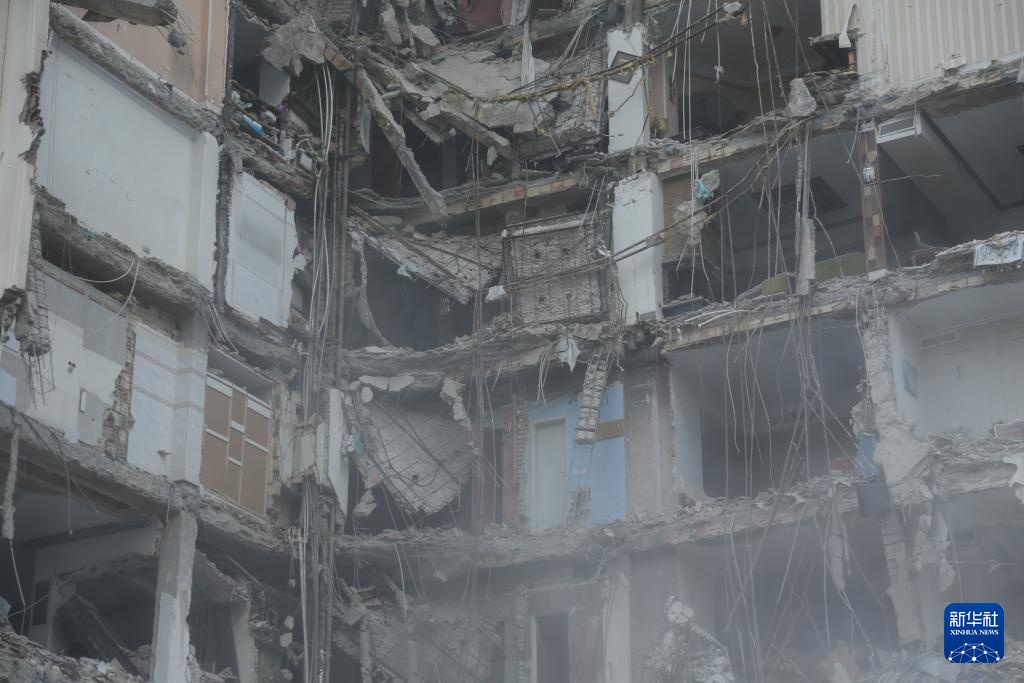 探访美以军事行动中伊朗被损毁的居民楼