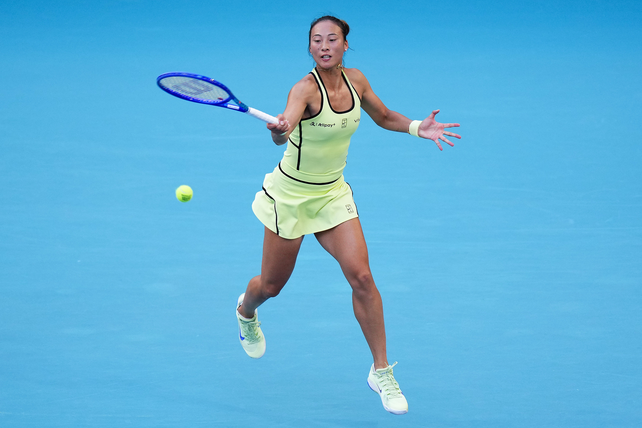 郑钦文0-2不敌萨巴伦卡 无缘WTA迈阿密站女单八强