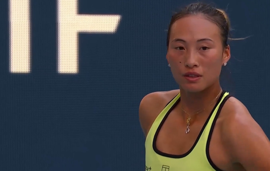 郑钦文不敌萨巴伦卡，止步迈阿密16强，其发球状态起伏明显，ACE与双误齐飞