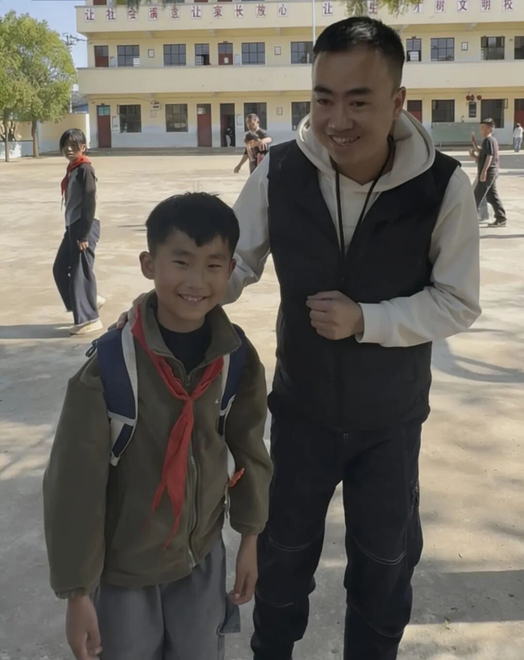 他跳到第10个，现场炸锅了！