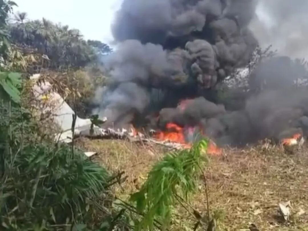 哥伦比亚一架军机坠毁，造成34人死亡，机上载有125人