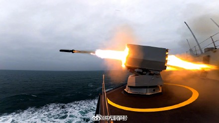 双“舰”合璧！安庆舰东莞舰实弹训练帅没边了