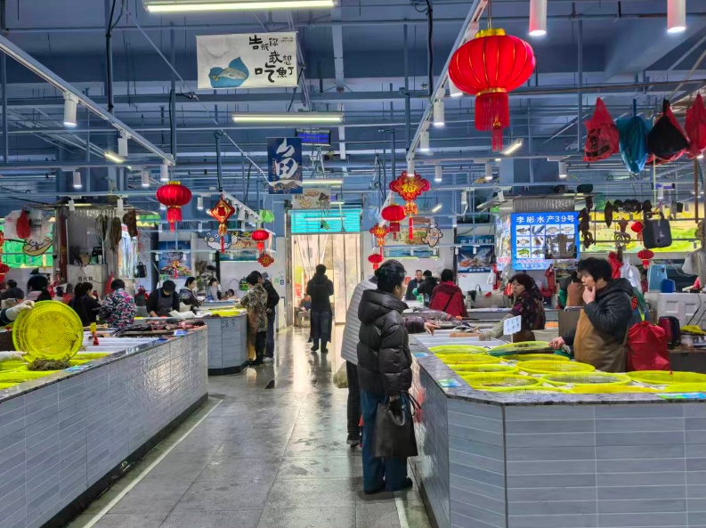 10元/斤，最近这一口“鲜货”正肥！摊主：一天上百斤不够卖