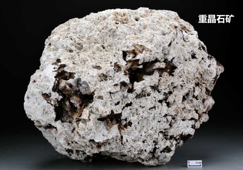 中国找矿重大突破！千万吨稀土外，还发现“最鲜艳的宝石”