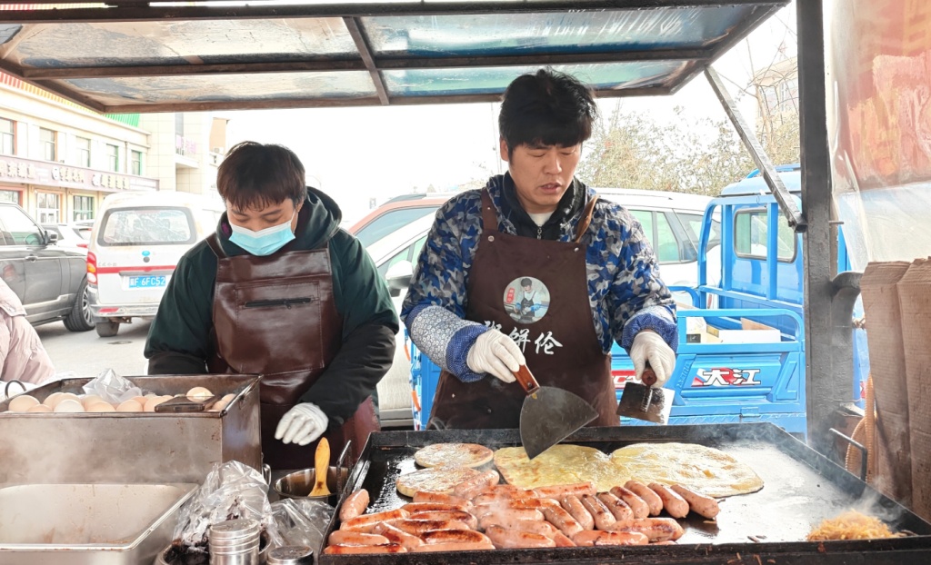 “粥饼伦”白献英：“流量退去”是迟早的事，只有卖饼能让自己踏实