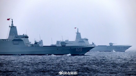 双“舰”合璧！安庆舰东莞舰实弹训练帅没边了